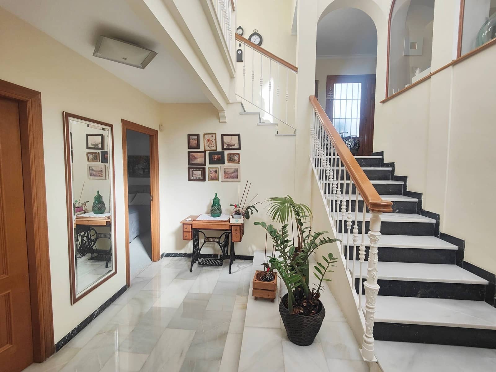 5 soverom Villa til salgs i Nerja med svømmebasseng garasje - € 1 345 000 (Ref: 9648049)