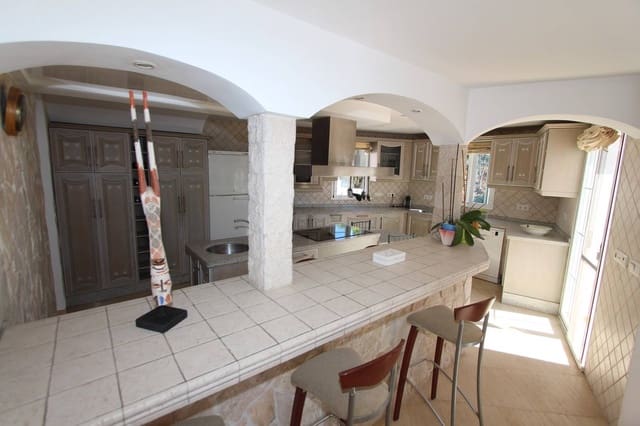 4 bedroom Villa for sale in Nueva Nerja, Nerja - € 1,200,000 (Ref: 9868534)