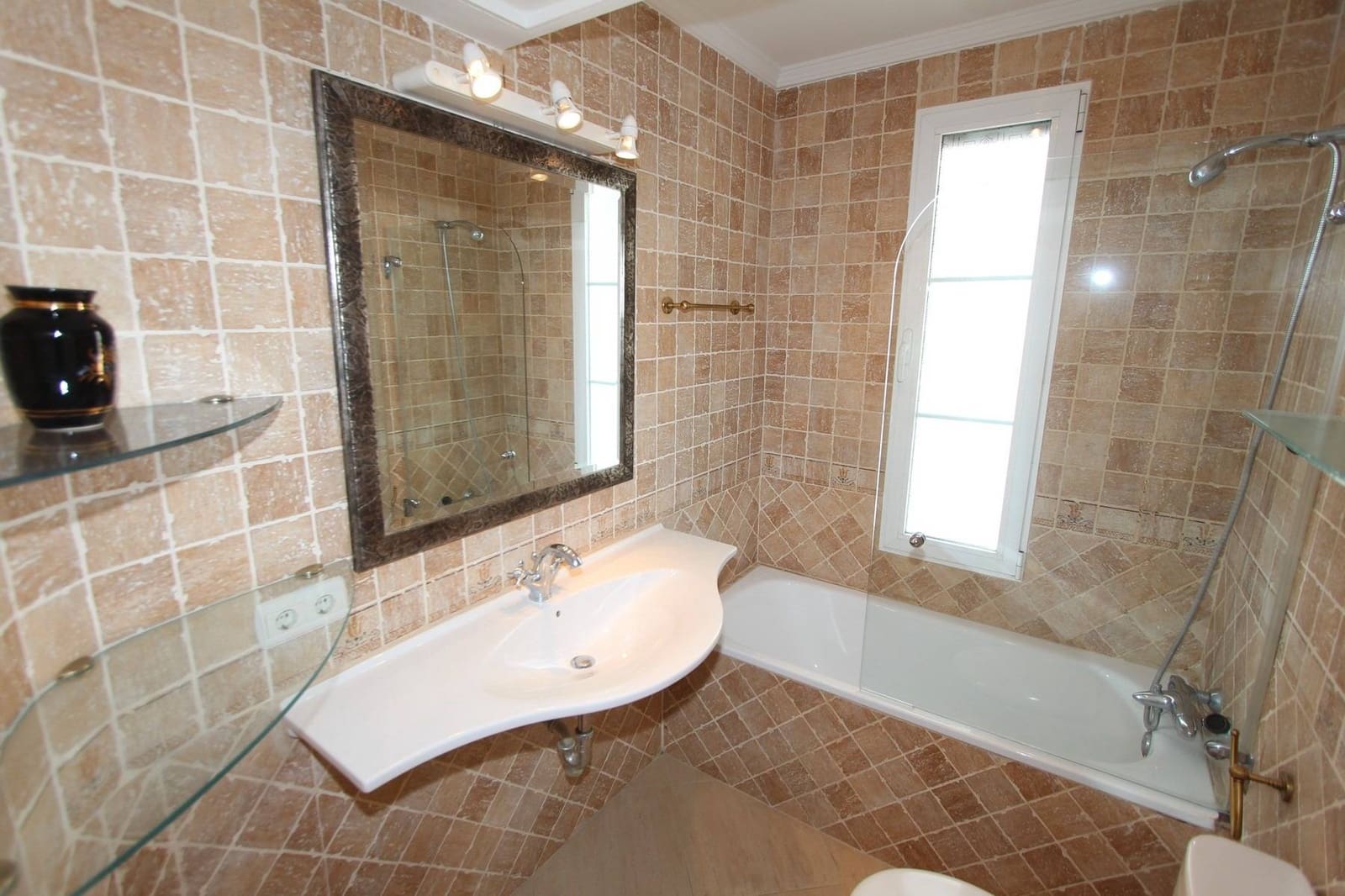 4 slaapkamer Villa te koop in Nerja met zwembad garage - € 1.200.000 (Ref: 9868534)