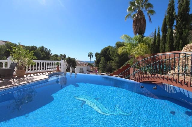 4 bedroom Villa for sale in Nueva Nerja, Nerja - € 1,200,000 (Ref: 9868534)