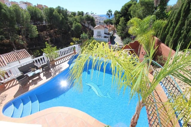 4 bedroom Villa for sale in Nueva Nerja, Nerja - € 1,200,000 (Ref: 9868534)