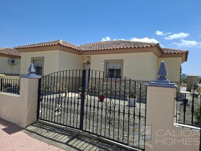 3 bedroom Villa for sale in Partaloa with pool garage - € 239,950 (Ref: 10011848)