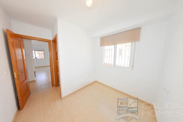 3 bedroom Apartment for sale in Zurgena with pool - € 149,000 (Ref: 10016491)
