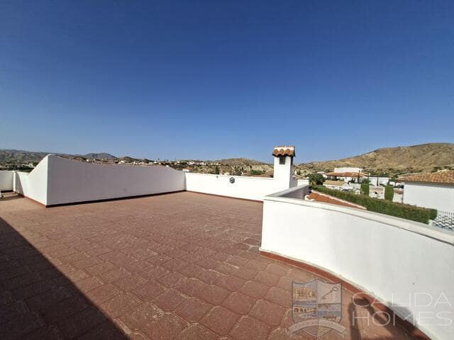 5 bedroom Villa for sale in Arboleas with pool garage - € 445,000 (Ref: 10037785)