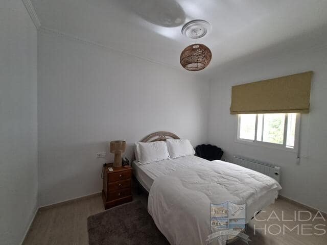 5 bedroom Villa for sale in Arboleas with pool garage - € 445,000 (Ref: 10037785)