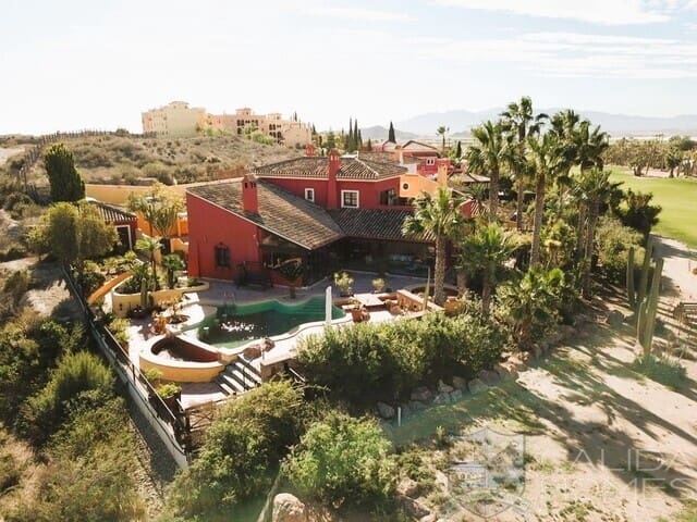 4 bedroom Villa for sale in Vera with pool garage - € 725,000 (Ref: 10124654)