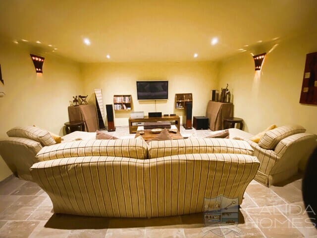 4 bedroom Villa for sale in Vera with pool garage - € 725,000 (Ref: 10124654)