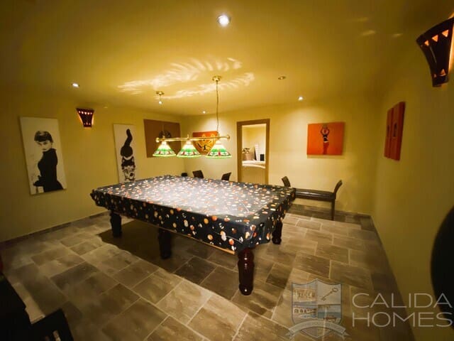 4 bedroom Villa for sale in Vera with pool garage - € 725,000 (Ref: 10124654)