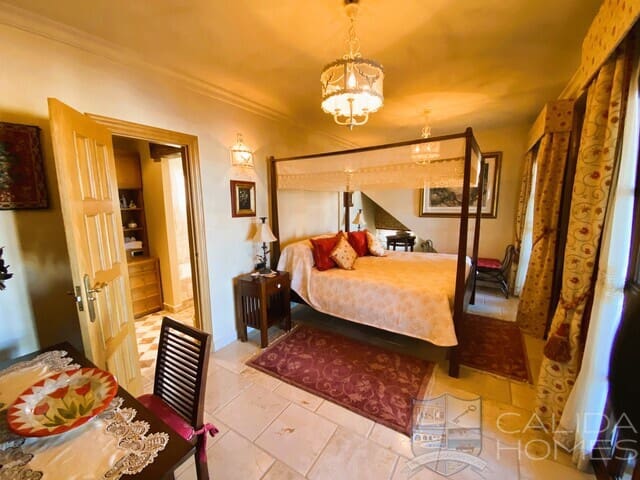 4 bedroom Villa for sale in Vera with pool garage - € 725,000 (Ref: 10124654)