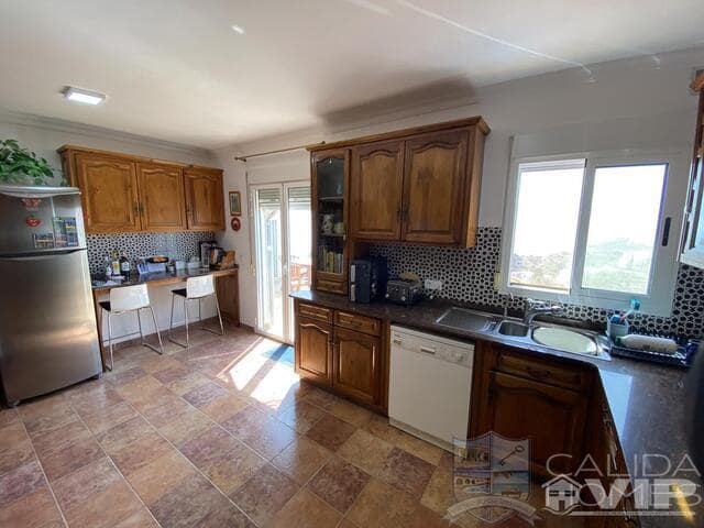 4 sypialnia Willa na sprzedaż w La Parata z basenem garażem - 599 950 € (Ref: 10147432)