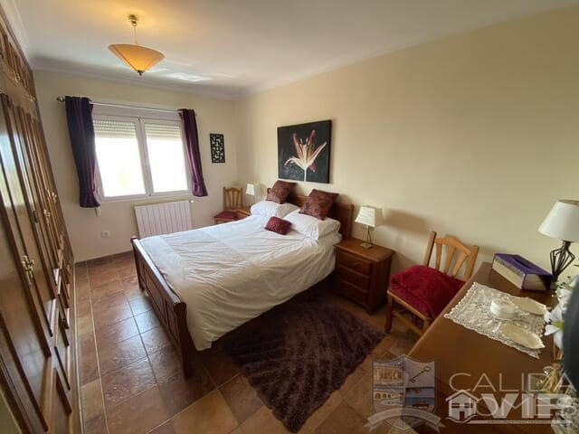 4 sypialnia Willa na sprzedaż w La Parata z basenem garażem - 599 950 € (Ref: 10147432)