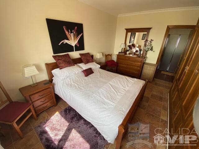 4 sypialnia Willa na sprzedaż w La Parata z basenem garażem - 599 950 € (Ref: 10147432)