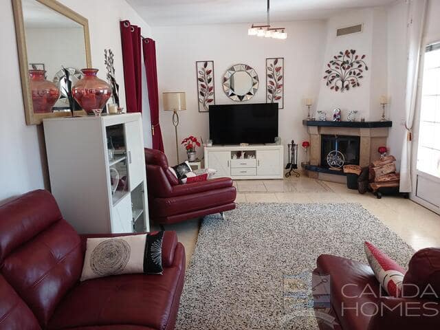 4 bedroom Villa for sale in Arboleas with pool - € 309,950 (Ref: 8855592)