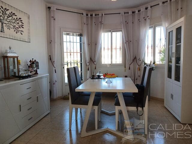 4 bedroom Villa for sale in Arboleas with pool - € 309,950 (Ref: 8855592)