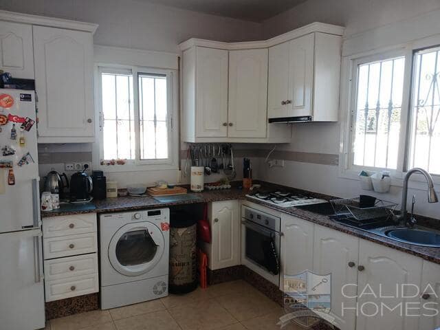 4 bedroom Villa for sale in Arboleas with pool - € 309,950 (Ref: 8855592)