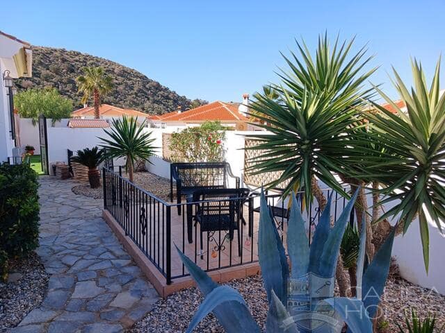4 bedroom Villa for sale in Arboleas with pool - € 309,950 (Ref: 8855592)