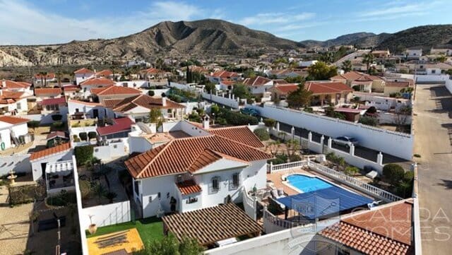 4 bedroom Villa for sale in Arboleas with pool - € 309,950 (Ref: 8855592)