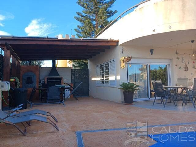 4 Zimmer Villa zu verkaufen in Vera Ciudad, Vera mit Pool - 449.950 € (Ref: 8855603)