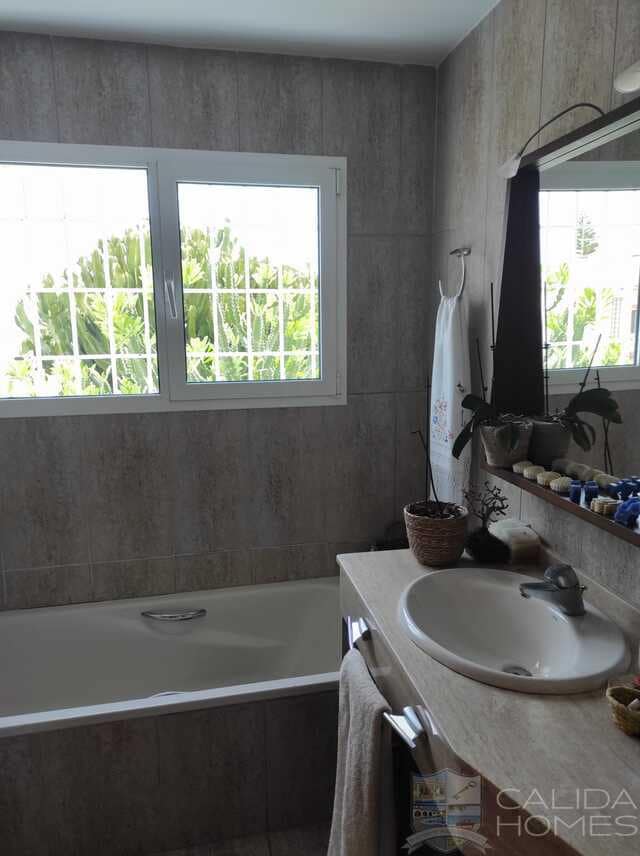 4 slaapkamer Villa te koop in Vera met zwembad - € 449.950 (Ref: 8855603)