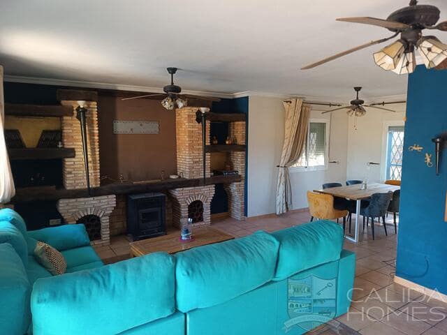 4 soverom Villa til salgs i Burjulu med svømmebasseng - € 275 000 (Ref: 8855639)