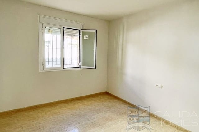 4 sovrum Villa till salu i Oria - 176 000 € (Ref: 8917372)