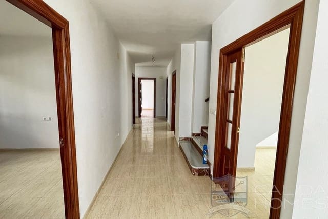 4 sovrum Villa till salu i Oria - 176 000 € (Ref: 8917372)