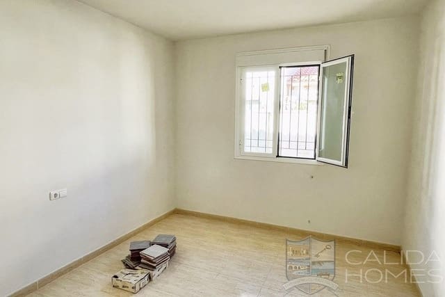 4 sovrum Villa till salu i Oria - 176 000 € (Ref: 8917372)