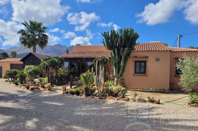 3 bedroom Villa for sale in Mojacar with pool - € 398,000 (Ref: 8920130)