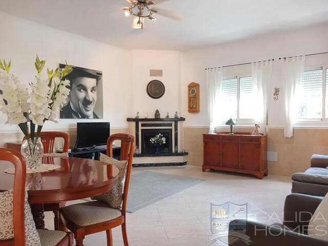 Chalet de 3 habitaciones en Arboleas en venta con piscina garaje - 254.950 € (Ref: 9033276)