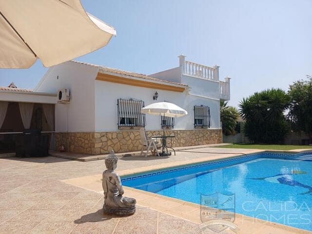 3 Zimmer Villa zu verkaufen in Arboleas mit Pool Garage - 254.950 € (Ref: 9033276)