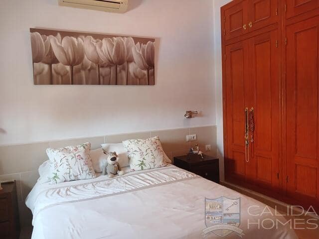 Chalet de 3 habitaciones en Arboleas en venta con piscina garaje - 254.950 € (Ref: 9033276)