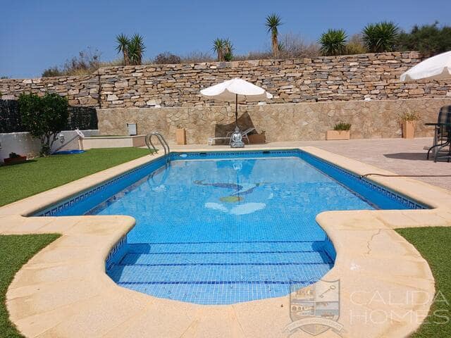 3 Zimmer Villa zu verkaufen in Arboleas mit Pool Garage - 254.950 € (Ref: 9033276)