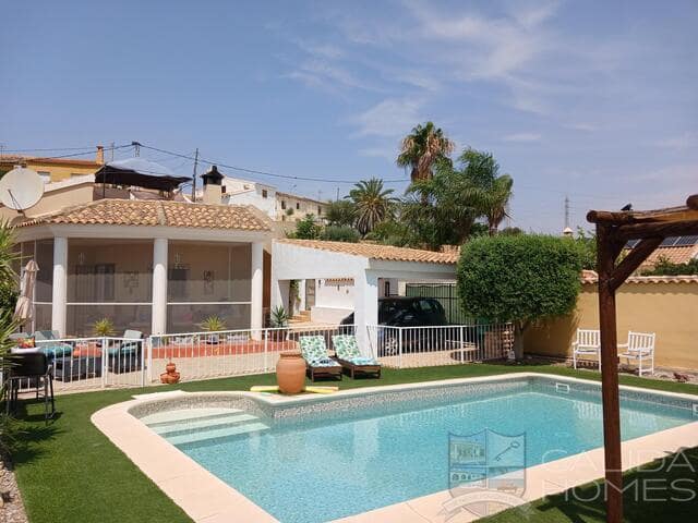 3 quarto Moradia para venda em Arboleas com piscina - 289 950 € (Ref: 9168206)