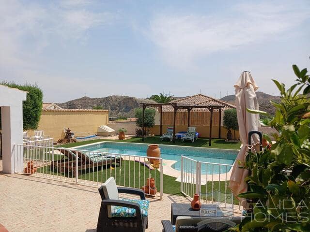 3 quarto Moradia para venda em Arboleas com piscina - 289 950 € (Ref: 9168206)