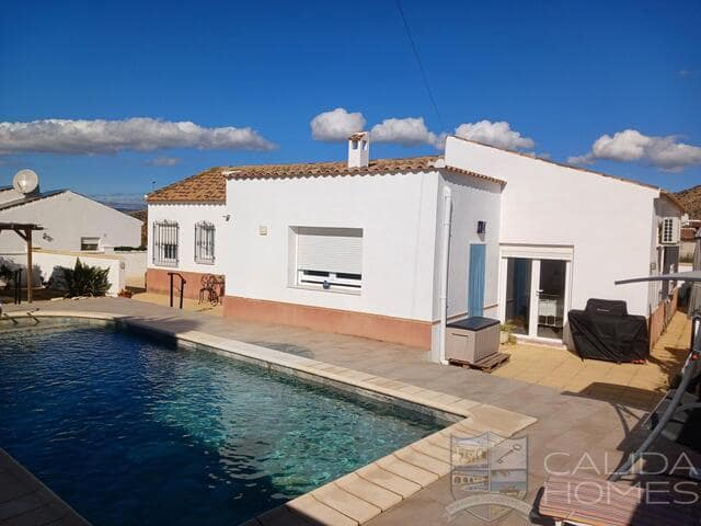 3 bedroom Villa for sale in Arboleas with pool - € 275,000 (Ref: 9402407)