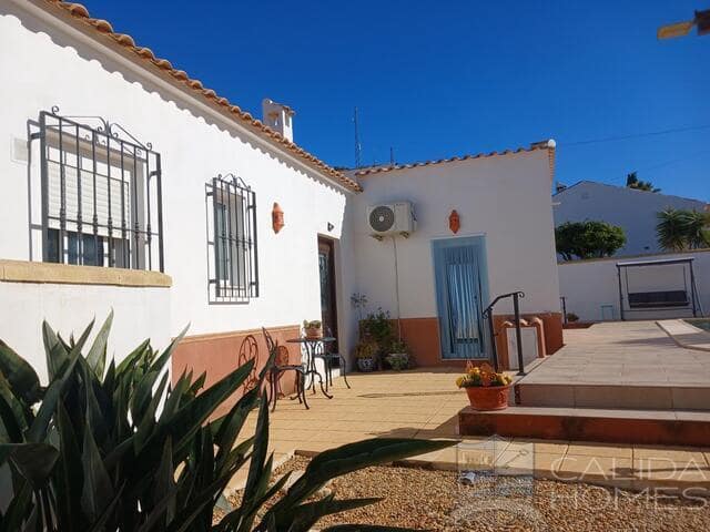 3 bedroom Villa for sale in Arboleas with pool - € 275,000 (Ref: 9402407)