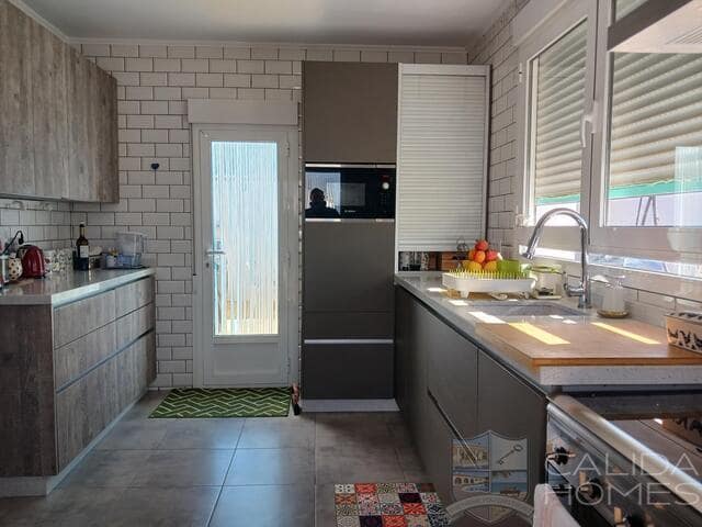 3 bedroom Villa for sale in Arboleas with pool - € 275,000 (Ref: 9402407)