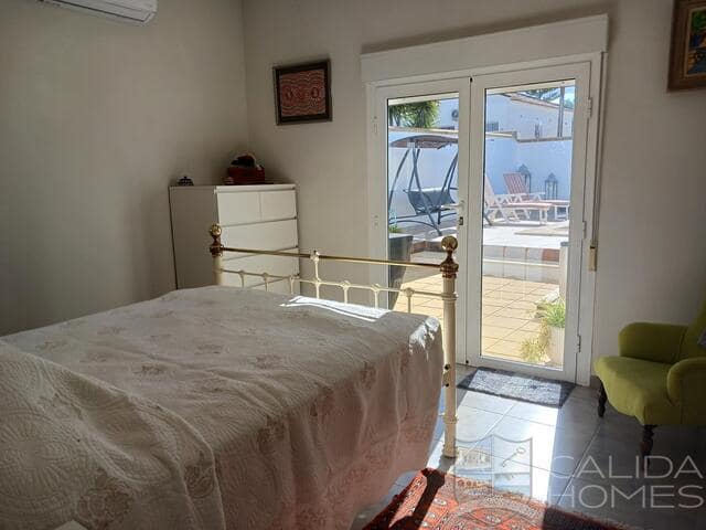 3 bedroom Villa for sale in Arboleas with pool - € 275,000 (Ref: 9402407)