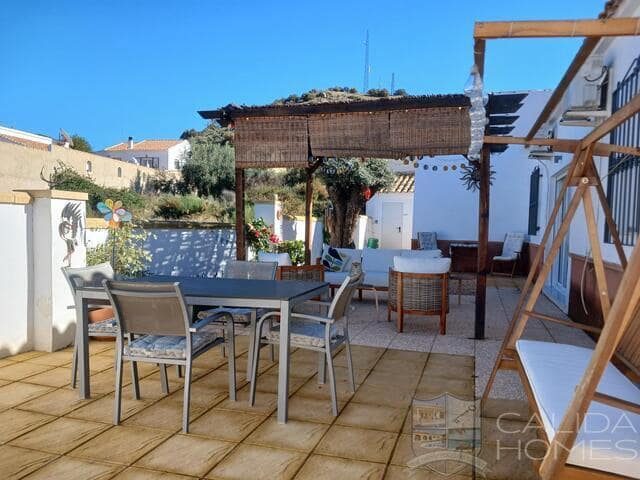 3 bedroom Villa for sale in Arboleas with pool - € 275,000 (Ref: 9402407)