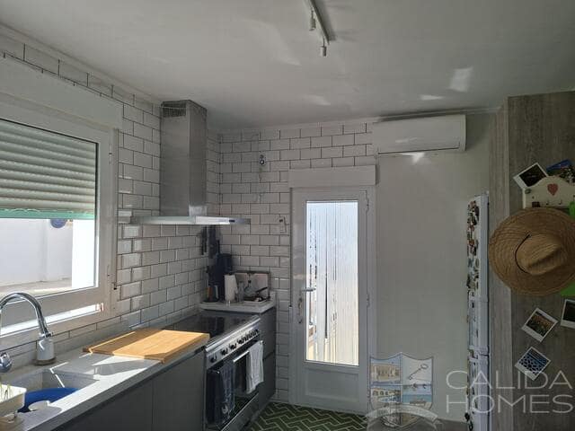 3 bedroom Villa for sale in Arboleas with pool - € 275,000 (Ref: 9402407)