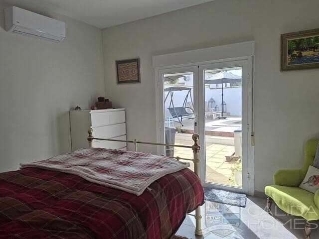 3 bedroom Villa for sale in Arboleas with pool - € 275,000 (Ref: 9402407)