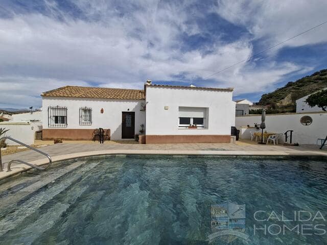 3 Zimmer Villa zu verkaufen in Arboleas mit Pool - 275.000 € (Ref: 9402407)