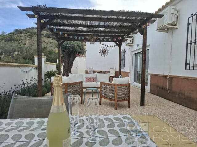 3 Zimmer Villa zu verkaufen in Arboleas mit Pool - 275.000 € (Ref: 9402407)