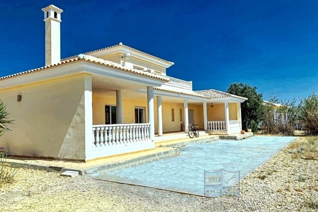 4 bedroom Villa for sale in Albox - € 225,000 (Ref: 9417404)