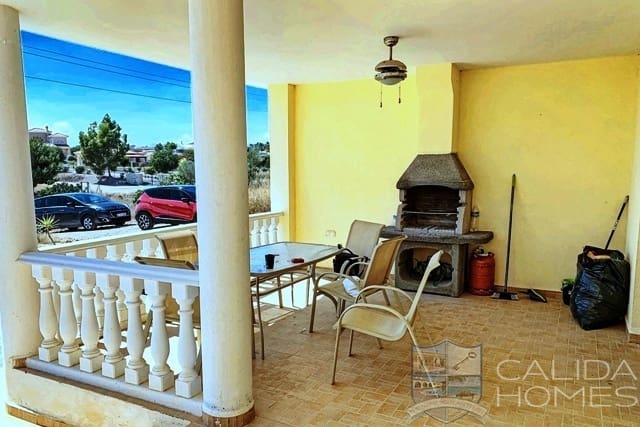 4 bedroom Villa for sale in Albox - € 225,000 (Ref: 9417404)