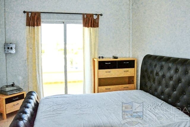 4 bedroom Villa for sale in Albox - € 225,000 (Ref: 9417404)