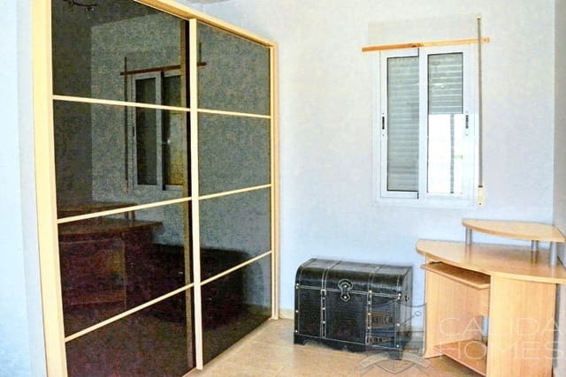 4 bedroom Villa for sale in Albox - € 225,000 (Ref: 9417404)