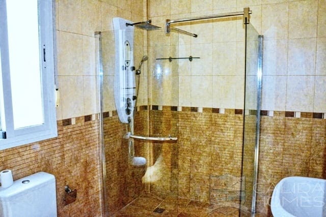 4 bedroom Villa for sale in Albox - € 225,000 (Ref: 9417404)