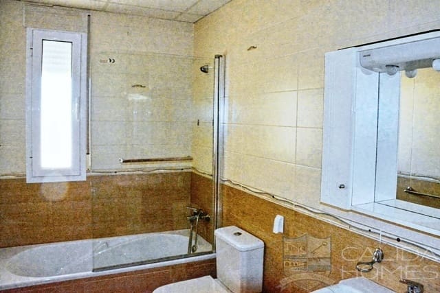 4 bedroom Villa for sale in Albox - € 225,000 (Ref: 9417404)