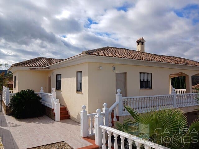 3 quarto Moradia para venda em Arboleas com piscina - 284 950 € (Ref: 9426486)